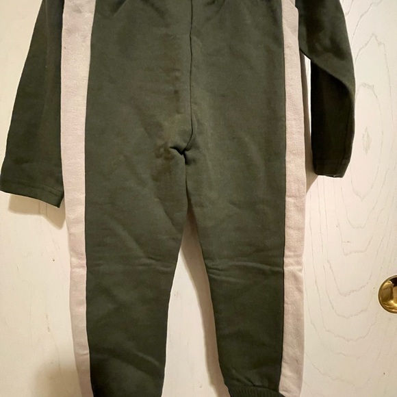 Star Wars Baby Yoda PJ set size 3T - Picture 3 of 6